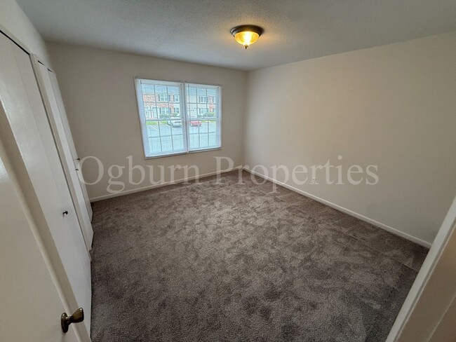 Building Photo - 311-59 Salisbury Manor-Kernersville-2BR/1....