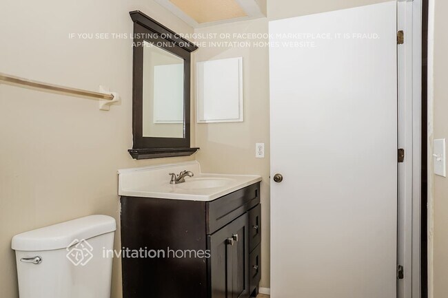 Building Photo - 756 Leeward Rd