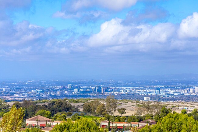 Building Photo - Newport Coast - Altezza home