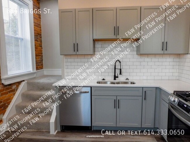 Building Photo - 684 Briggs St