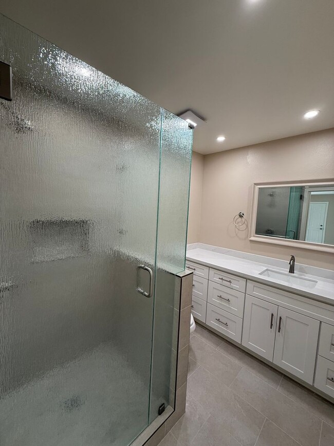 Building Photo - Updated Del Mar model home in Leisure Village