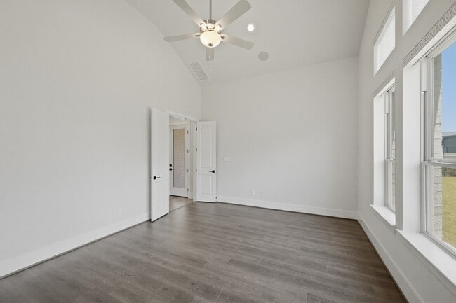 Building Photo - 2030 Highland Moss Rd