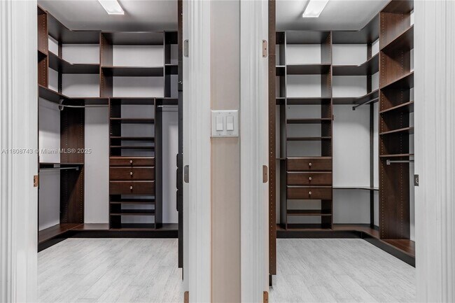 Building Photo - 8680 Watercrest Cir W