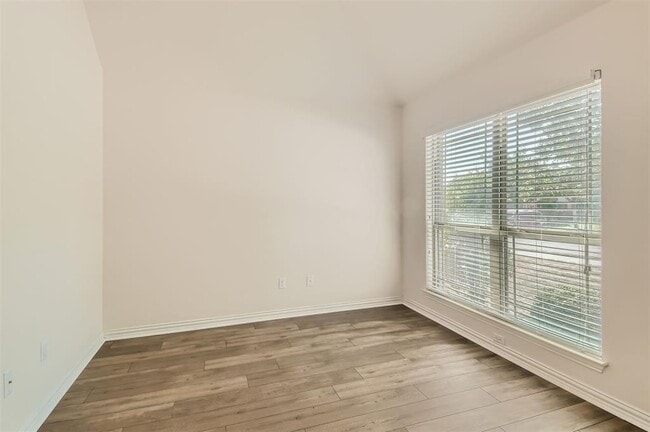 Building Photo - 113 Lily Turf Cove