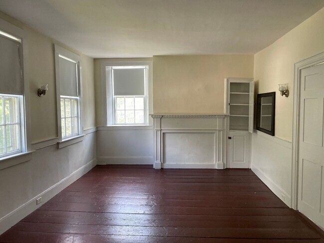 Building Photo - 329 Bedford St