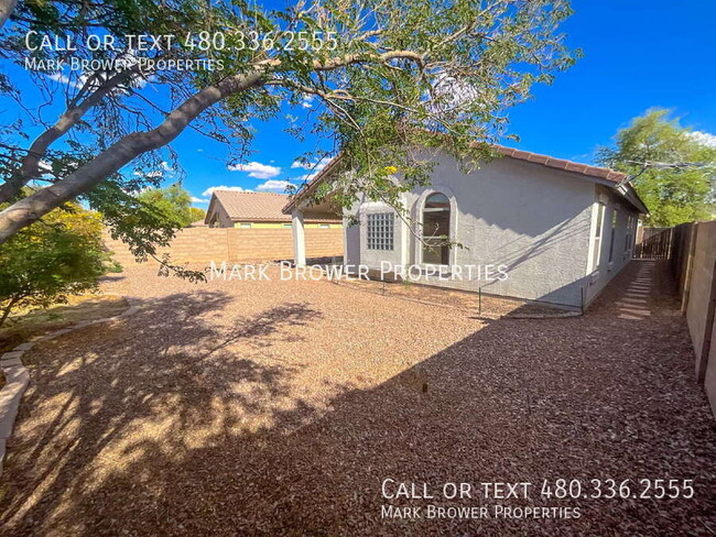 Building Photo - 270 W Dana Dr