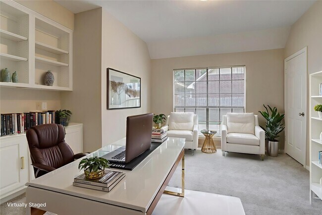 Building Photo - 10 Heathstone Pl