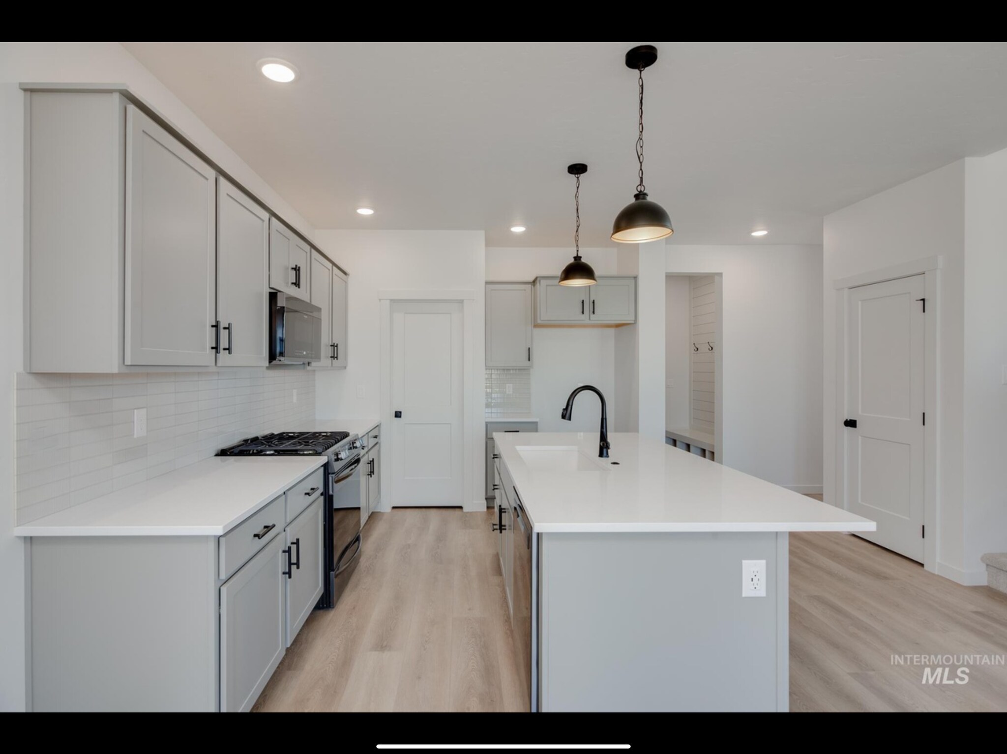 Building Photo - 7148 W Riverwood St