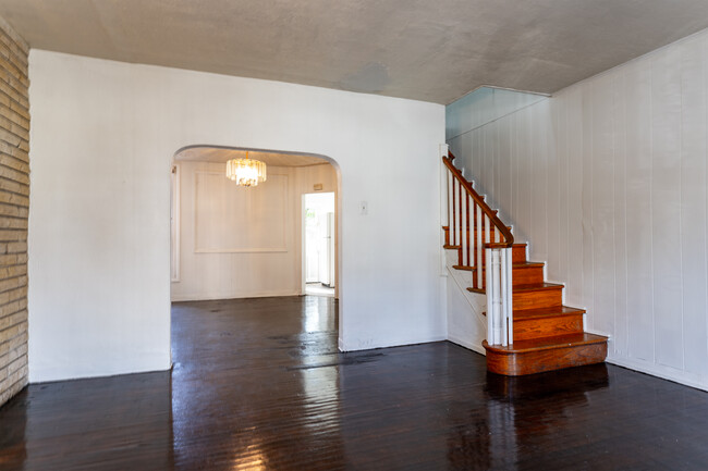 Living-room Dining room - 5316 W Columbia Ave