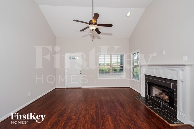 Building Photo - 125 Ridgefield Ln