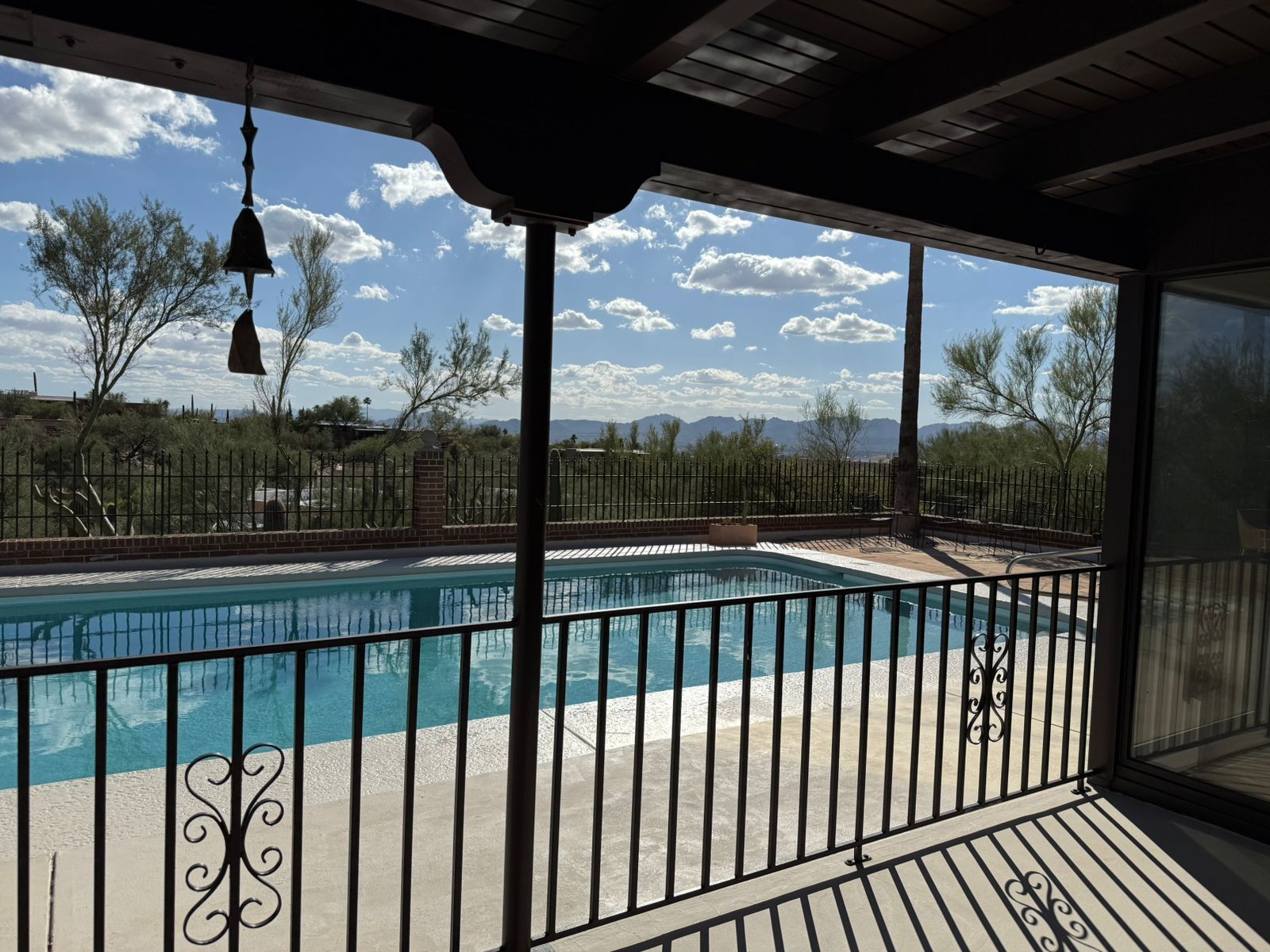 Building Photo - 1402 E Big Rock Rd