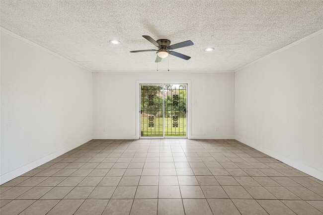 Building Photo - 3317 Le Badie St