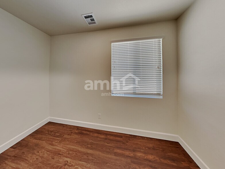 Building Photo - 1709 Macchia Ave