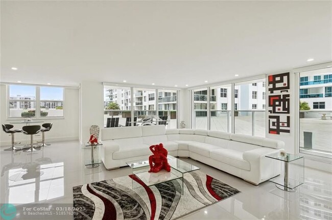 Primary Photo - 2751 S Ocean Dr