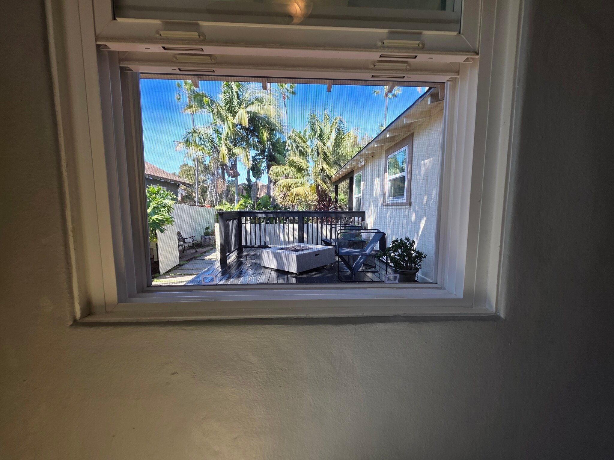 8 - 4649 W Point Loma Blvd