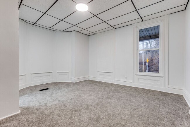 Building Photo - 238 Hazelwood Ave