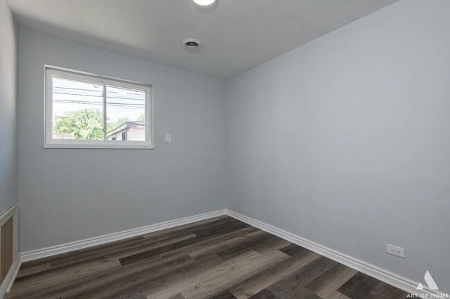 Building Photo - 1486 Burnham Ave