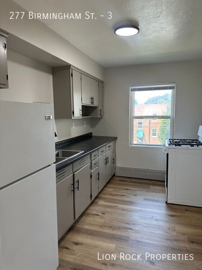 Building Photo - 277 Birmingham St