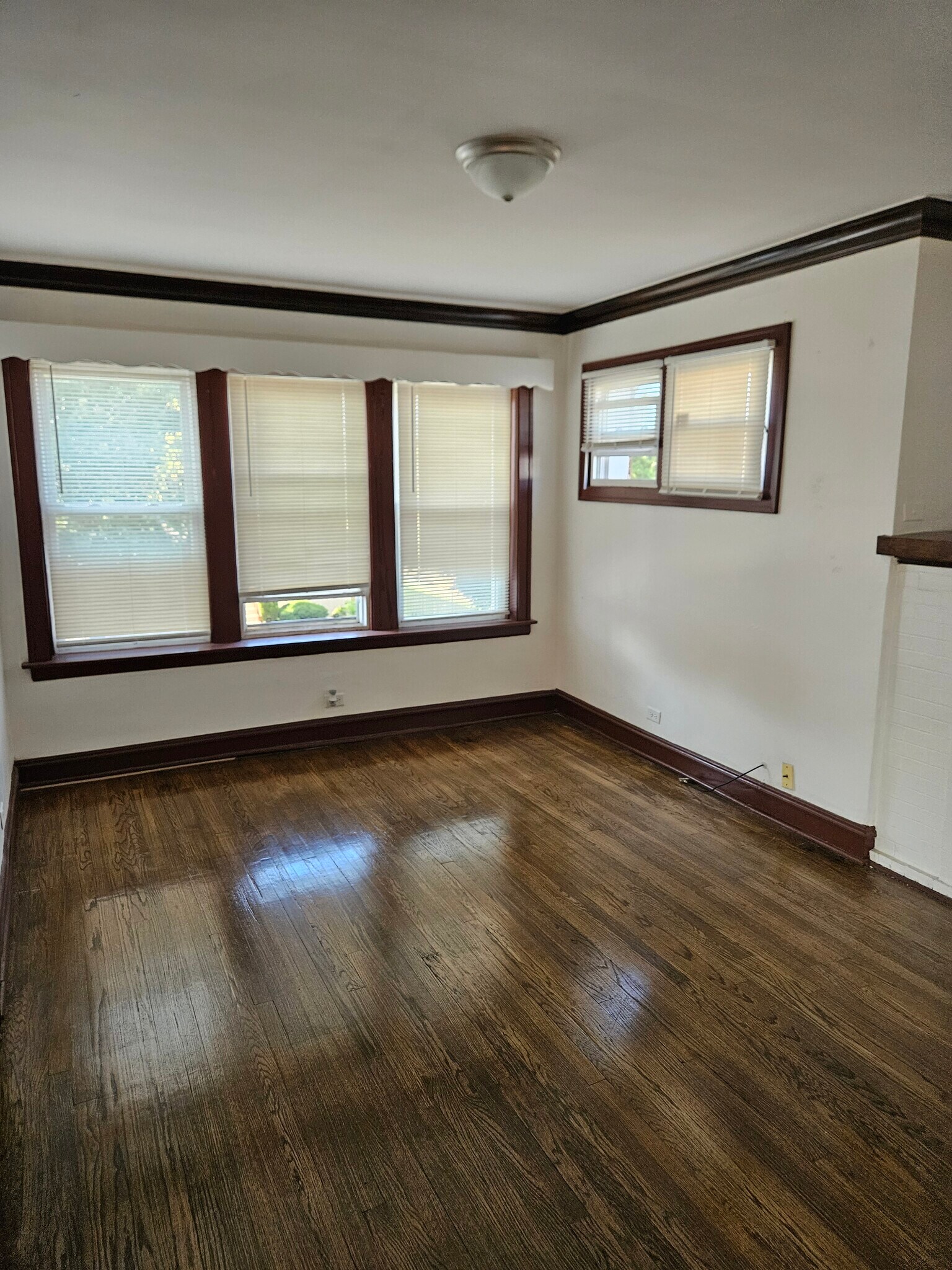 Building Photo - 1745 W 89th St