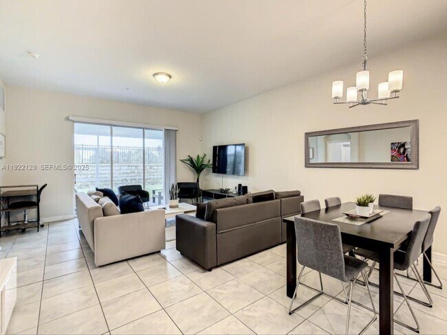 Building Photo - 653 Ocean Course Ave