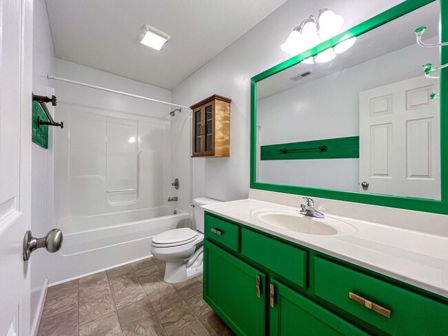 Building Photo - 3 Bed / 2.5 Bath Home with Fenced Backyard, Garage & Extra Storage