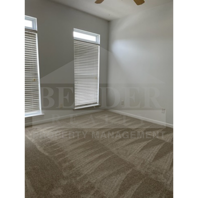 Building Photo - Emmyllie Ct- 130/132