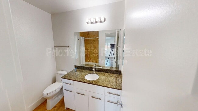 Building Photo - 7405 Charmant Dr