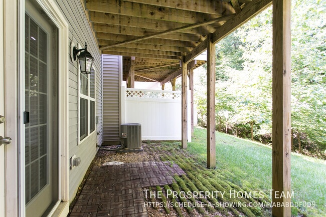 Building Photo - 9384 Rock Ripple Ln