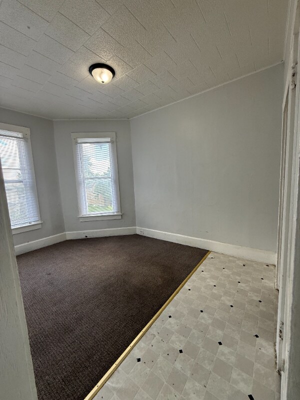 Building Photo - 623 S 8th St