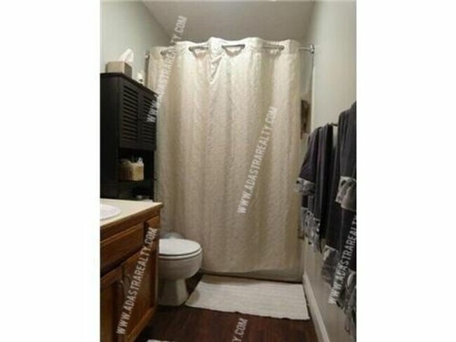 Building Photo - Beautiful Olathe Home-Coming SOON!!