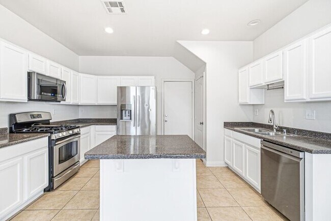 Building Photo - Inviting 3-Bedroom Home with Oversized Loft in Gated Southwest Community
