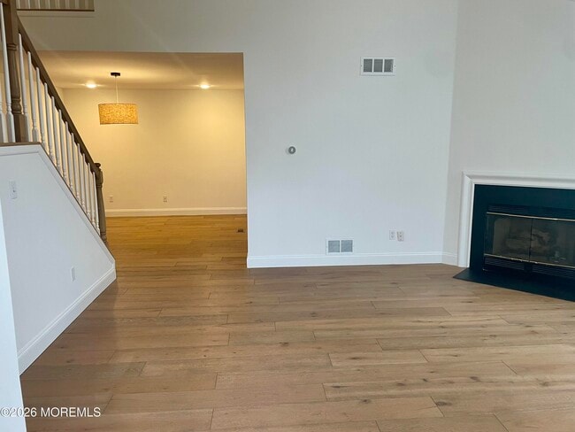 Building Photo - 44 Racquet Rd