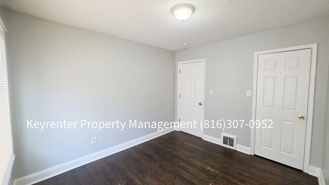 Building Photo - 3 Bed, 1 Bath Home Ready For Move-In!