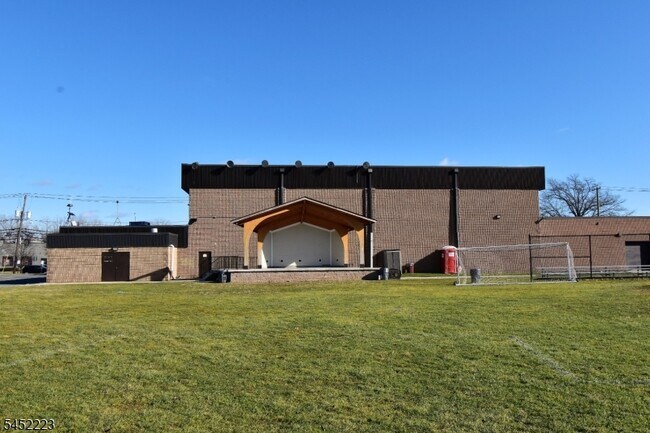Building Photo - 28 Elmhurst St
