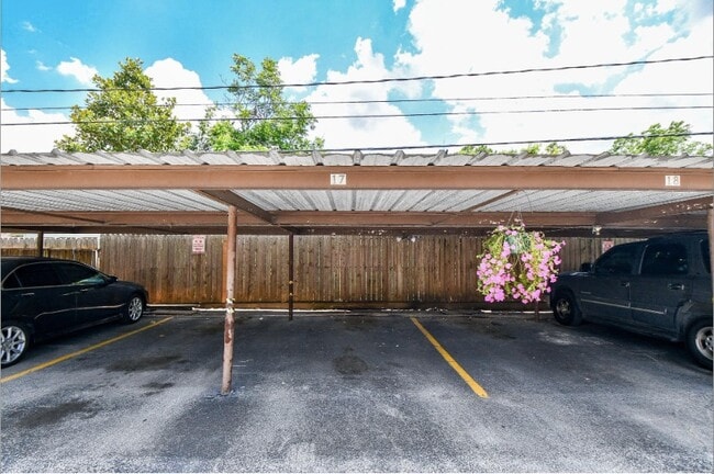 Building Photo - 7233 Beechnut St