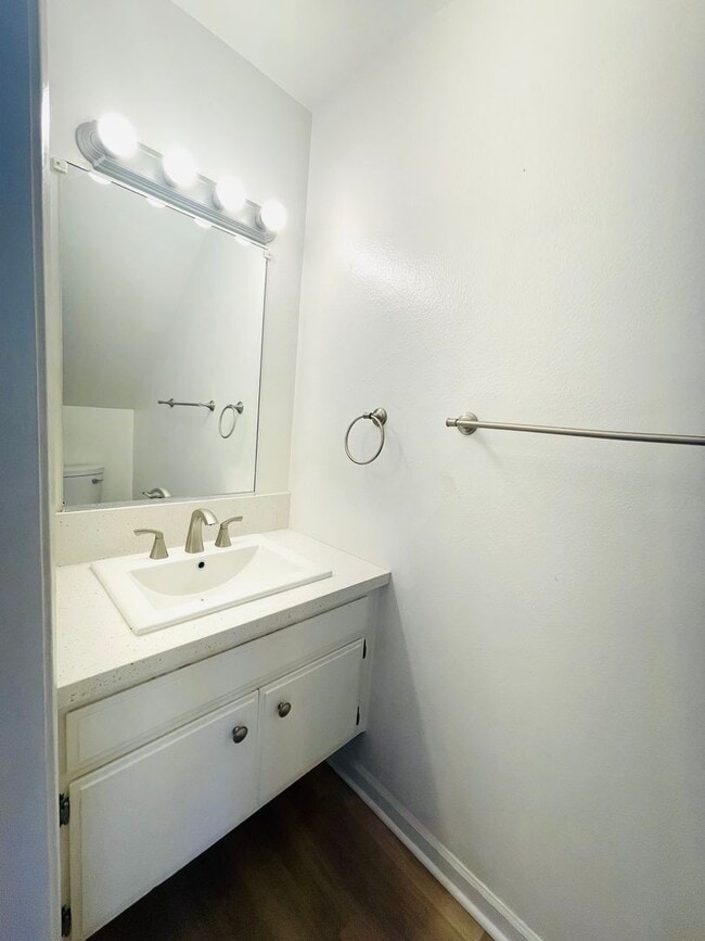 Building Photo - Todd Ranch Condo Welcome to the Todd Ranch Condo, 3-bedroom, 2-bathroom home located in the vibra...