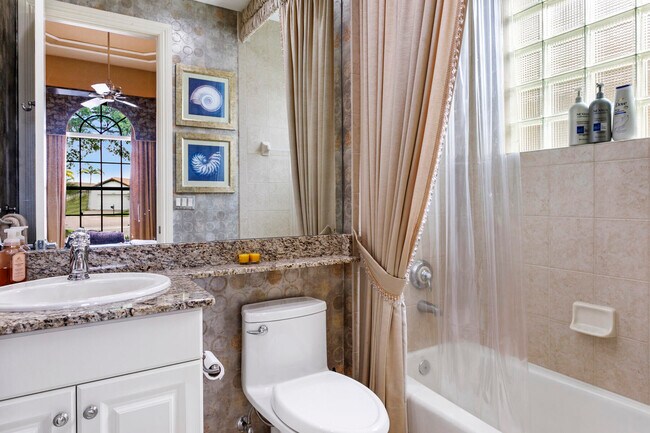 Building Photo - 6700 Fox Hollow Dr