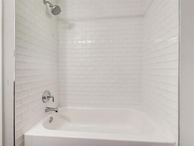 Building Photo - 2500 Candlewood Ct