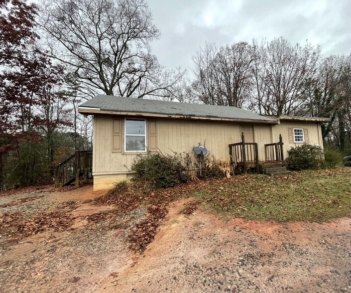 Building Photo - 2525 State Barn Rd