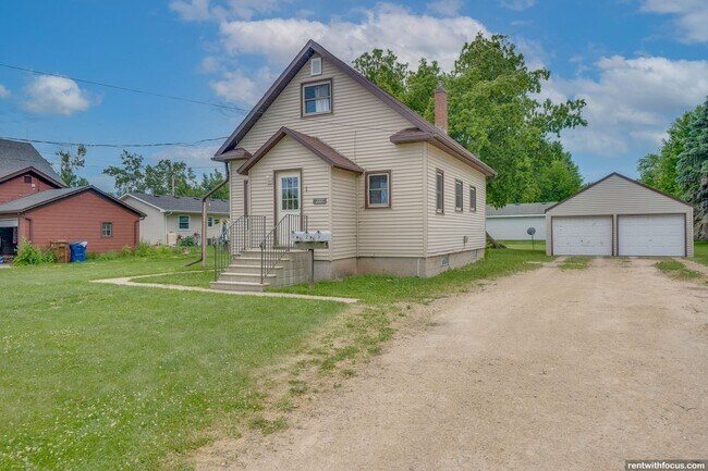 Building Photo - 227 Garfield Ave