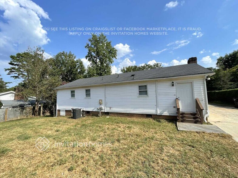 Building Photo - 208 Ferncliff Dr