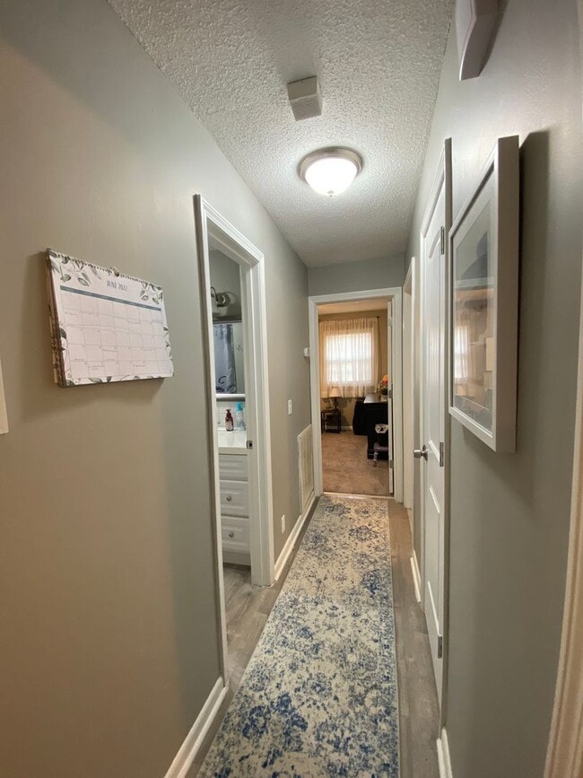 Building Photo - 139 Storybook Dr