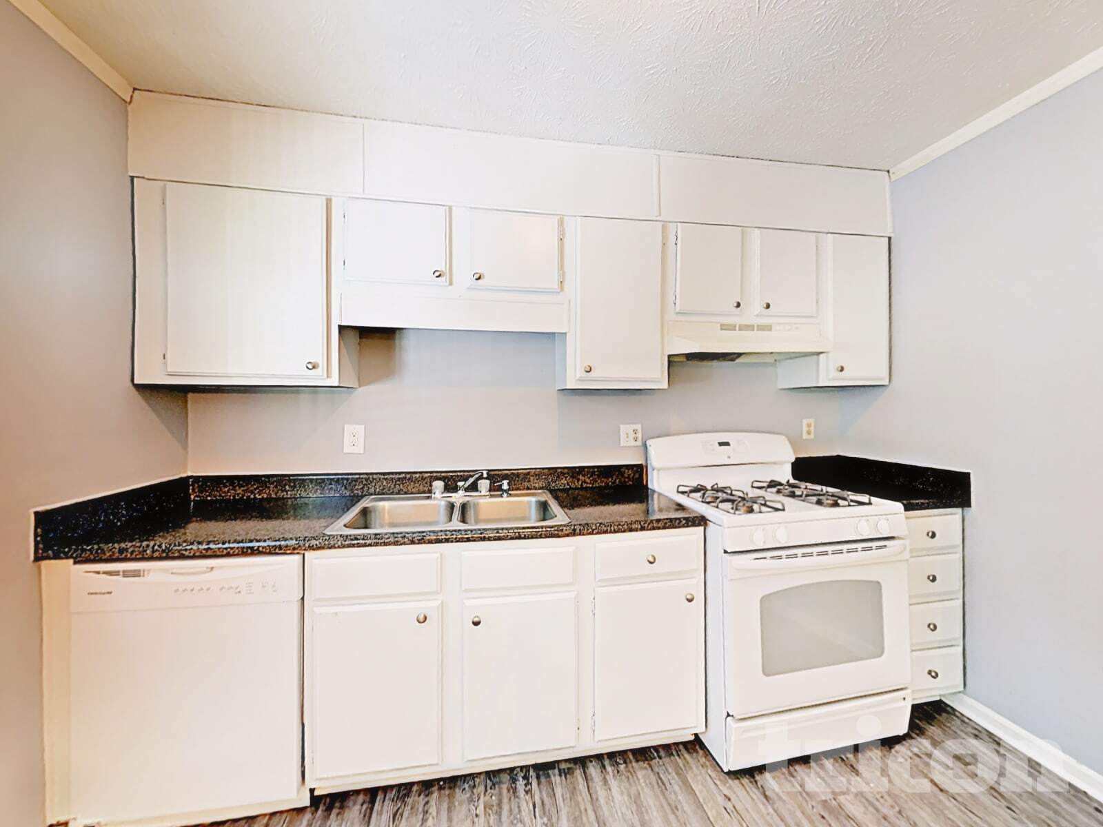 Building Photo - 68 Belmont Ln