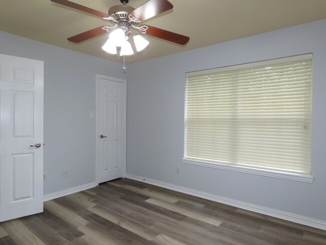 Building Photo - Coming Soon!!! South Tyler, Stunning 4 Bed...