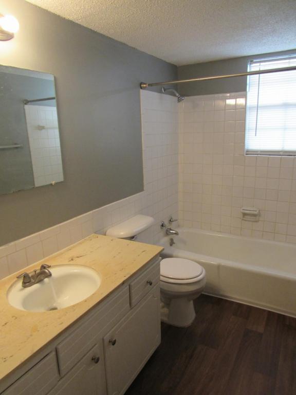 Building Photo - 8705 Countryshire Lane - Unit #1