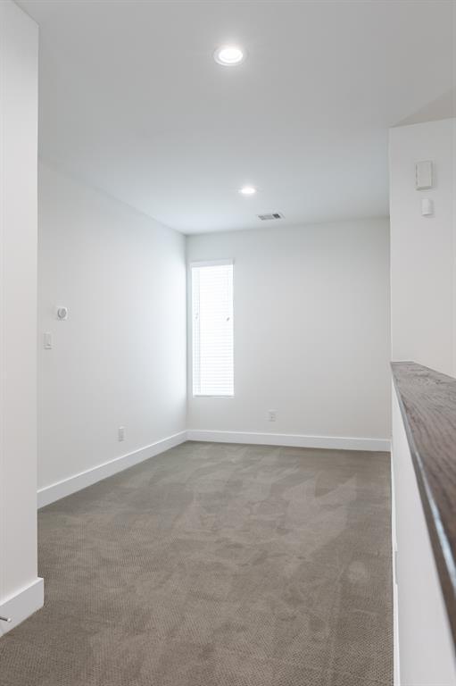 Building Photo - 5509 Paraiso Pl