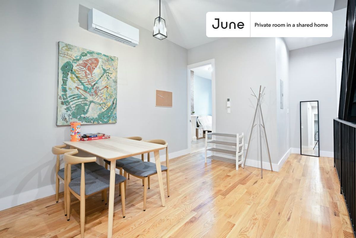 Building Photo - Room in Shared 8.0 bed/8 bath home