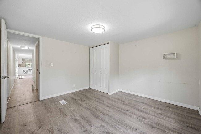 Building Photo - 6437 Spinner Dr