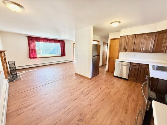 Building Photo - 480 Oliphant Ln