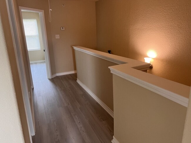 Building Photo - Luxury Townhome in Selma!